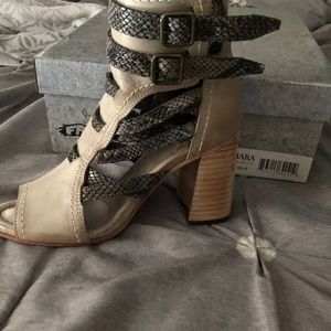 Freebird by Steven Tiara brand Iced Multi new in the box